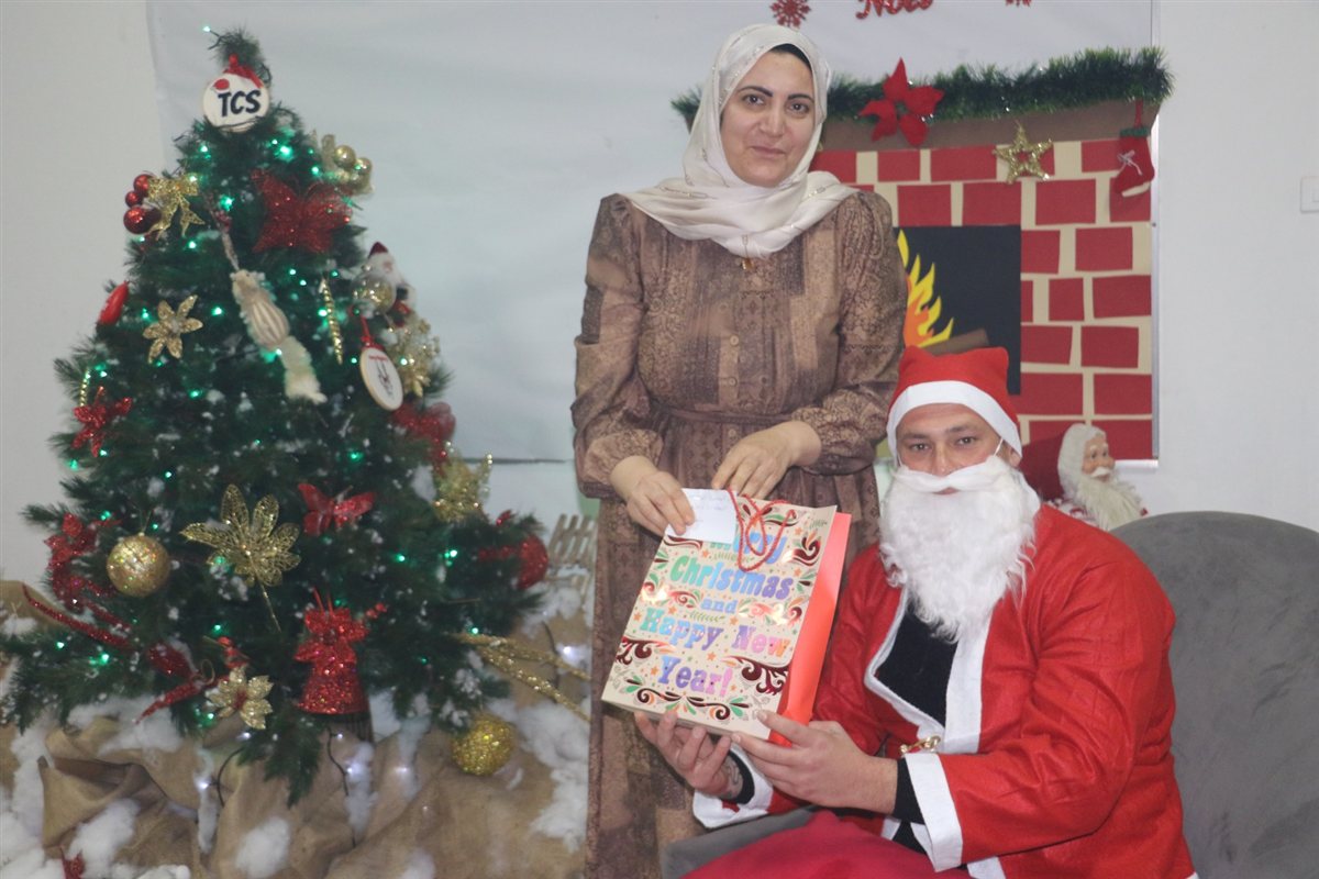 مدرسة صور الدولية TCS تكرم هيئتيها التعليمية والإدارية بعشاء احتفالي بمناسبة الأعياد