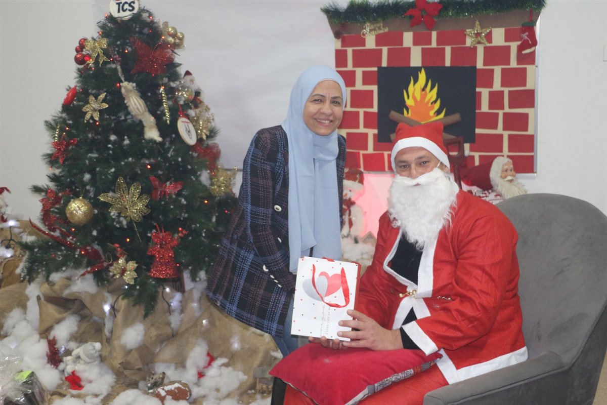 مدرسة صور الدولية TCS تكرم هيئتيها التعليمية والإدارية بعشاء احتفالي بمناسبة الأعياد