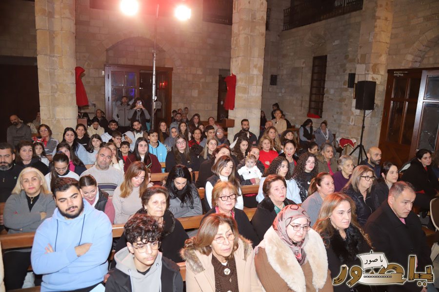 بالصور: رسيتال ميلادي في كاتدرائية القديس توما الرسول للروم الملكيين الكاثوليك في صور