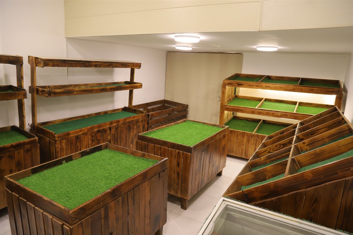 قريبا في صور: رمان للخضار والفواكه الطازجة