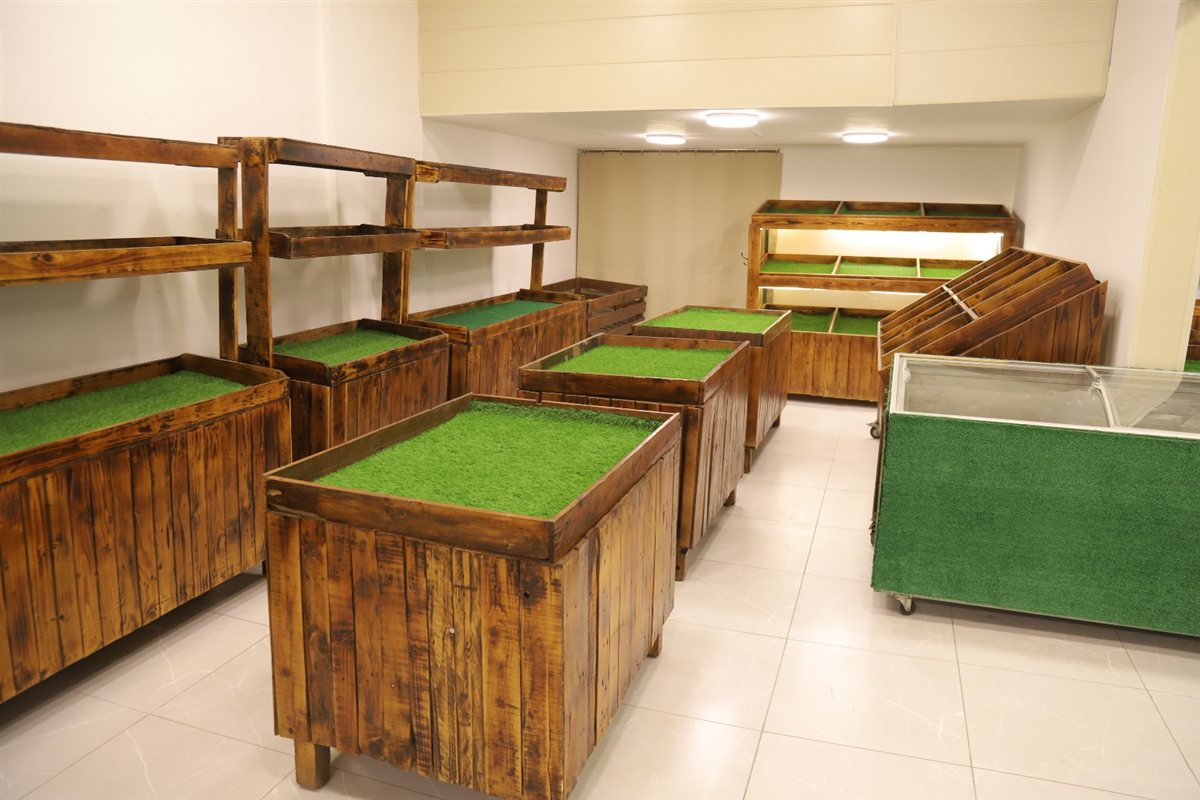 قريبا في صور: رمان للخضار والفواكه الطازجة