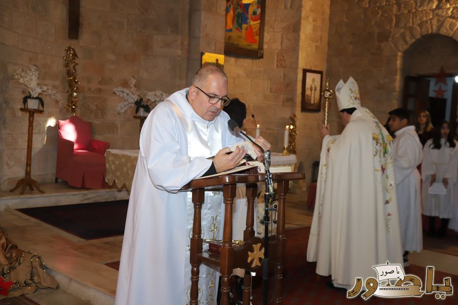 بالصور: قداس الميلاد المجيد في كاتدرائية سيدة البحار المارونية في صور