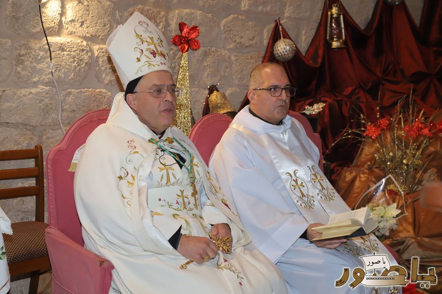 بالصور: قداس الميلاد المجيد في كاتدرائية سيدة البحار المارونية في صور
