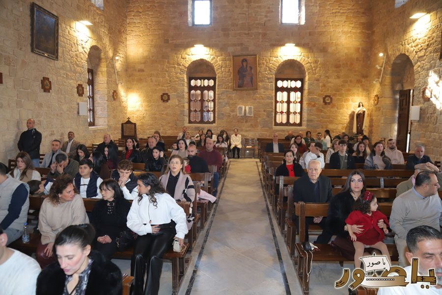 بالصور: قداس الميلاد المجيد في كاتدرائية سيدة البحار المارونية في صور