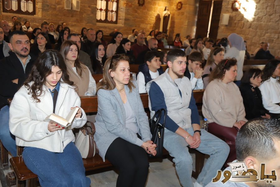 بالصور: قداس الميلاد المجيد في كاتدرائية سيدة البحار المارونية في صور