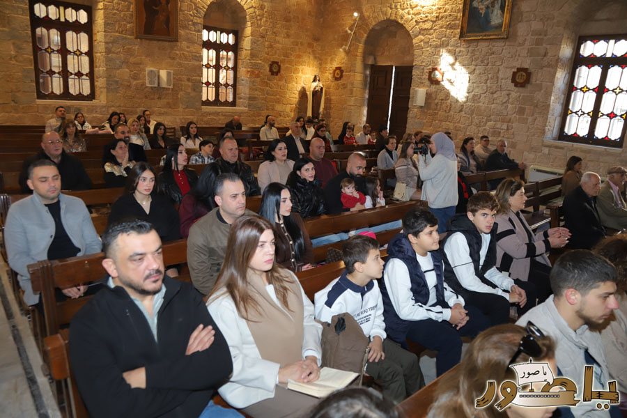 بالصور: قداس الميلاد المجيد في كاتدرائية سيدة البحار المارونية في صور