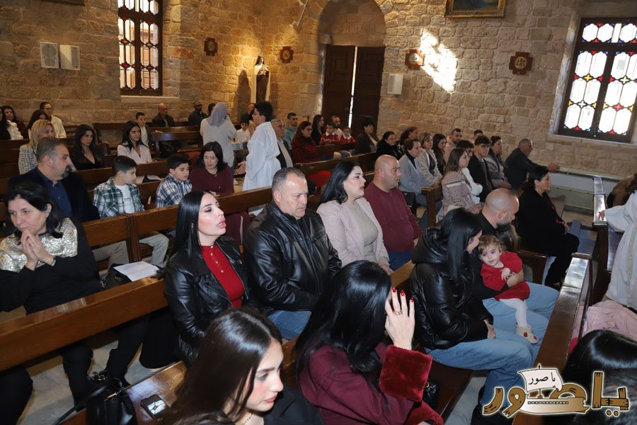 بالصور: قداس الميلاد المجيد في كاتدرائية سيدة البحار المارونية في صور
