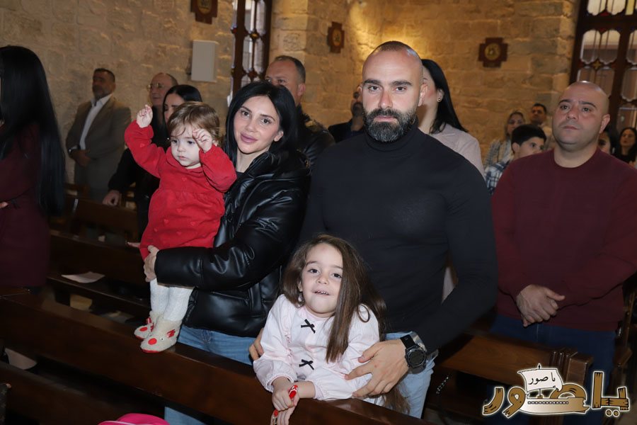 بالصور: قداس الميلاد المجيد في كاتدرائية سيدة البحار المارونية في صور