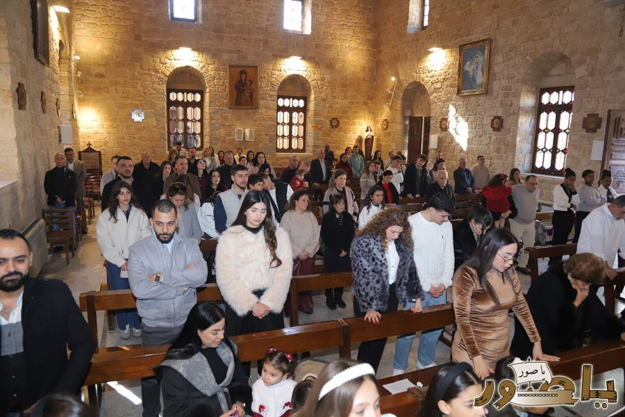 بالصور: قداس الميلاد المجيد في كاتدرائية سيدة البحار المارونية في صور