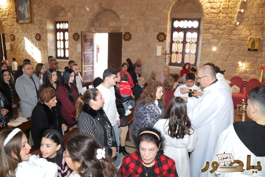 بالصور: قداس الميلاد المجيد في كاتدرائية سيدة البحار المارونية في صور