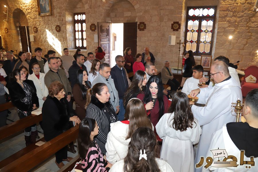 بالصور: قداس الميلاد المجيد في كاتدرائية سيدة البحار المارونية في صور