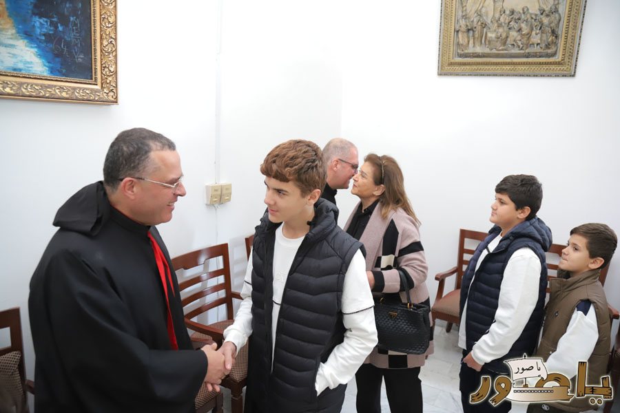 بالصور: قداس الميلاد المجيد في كاتدرائية سيدة البحار المارونية في صور