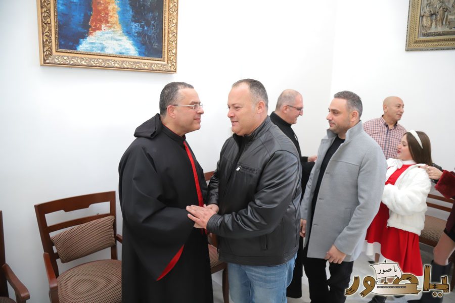 بالصور: قداس الميلاد المجيد في كاتدرائية سيدة البحار المارونية في صور