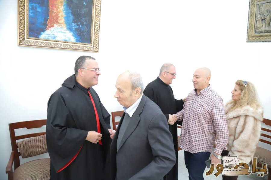 بالصور: قداس الميلاد المجيد في كاتدرائية سيدة البحار المارونية في صور