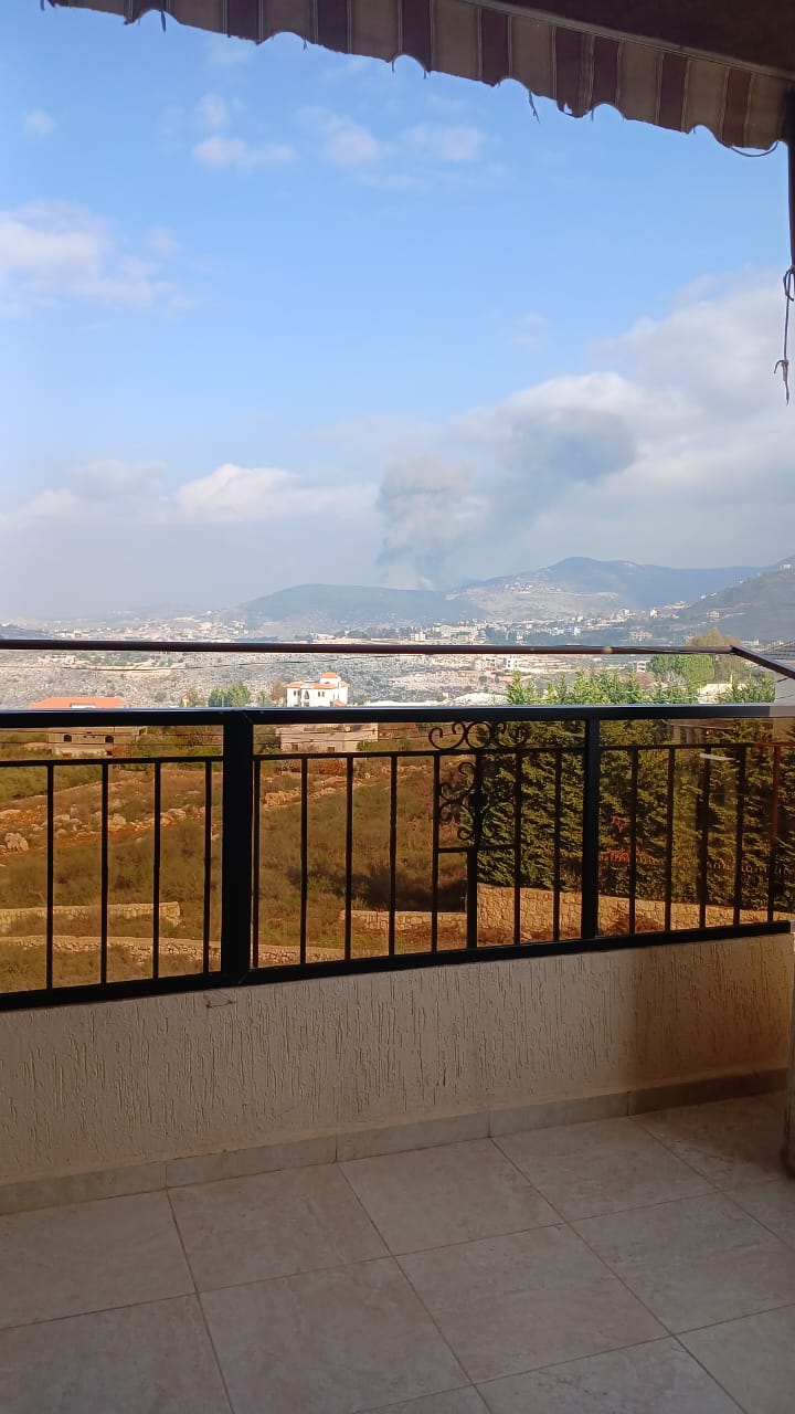 بالصور: سلسلة غارات من الطيران الحربي تستهدف إقليم التفاح والهرمل