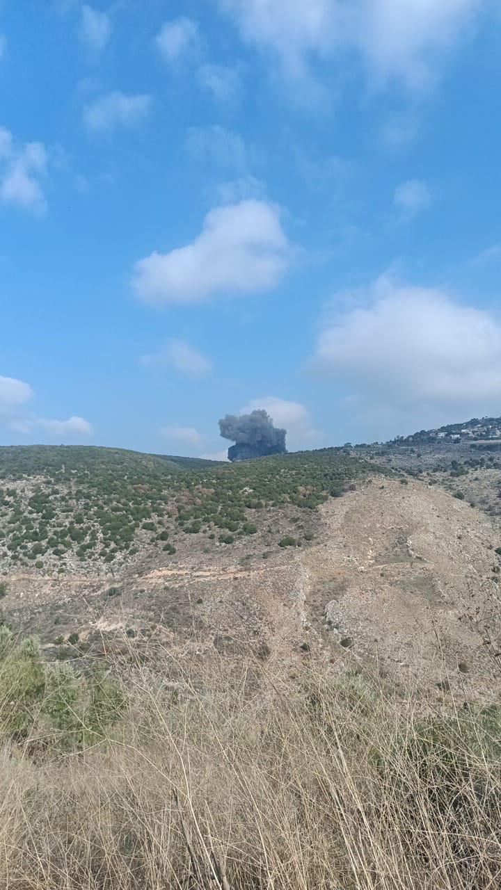 بالصور: سلسلة غارات من الطيران الحربي تستهدف إقليم التفاح والهرمل