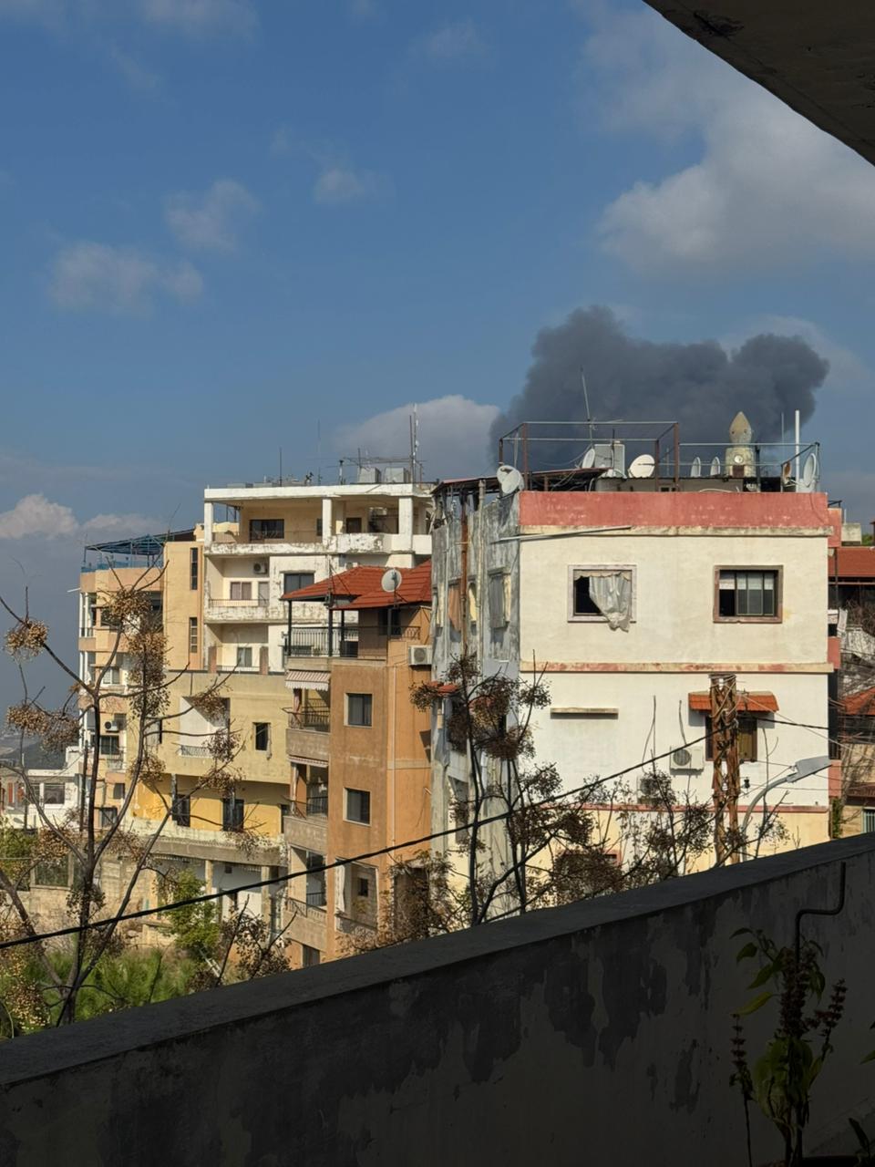 بالصور: سلسلة غارات من الطيران الحربي تستهدف إقليم التفاح والهرمل