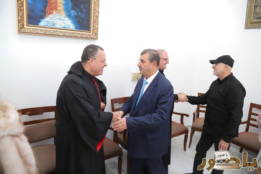 بالصور: قداس الميلاد المجيد في كاتدرائية سيدة البحار المارونية في صور