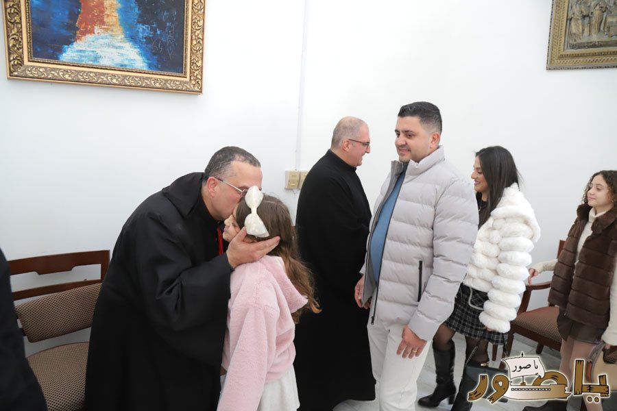 بالصور: قداس الميلاد المجيد في كاتدرائية سيدة البحار المارونية في صور