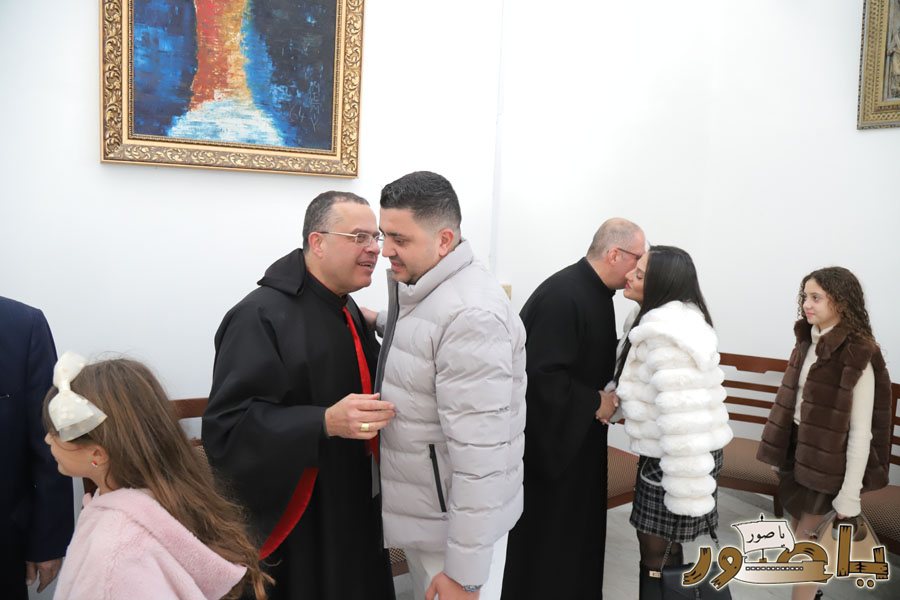 بالصور: قداس الميلاد المجيد في كاتدرائية سيدة البحار المارونية في صور