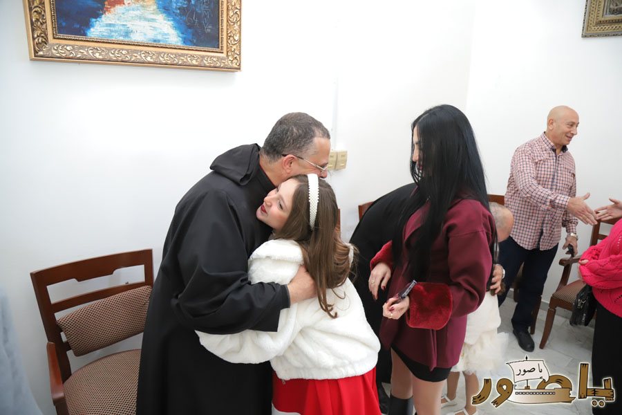 بالصور: قداس الميلاد المجيد في كاتدرائية سيدة البحار المارونية في صور