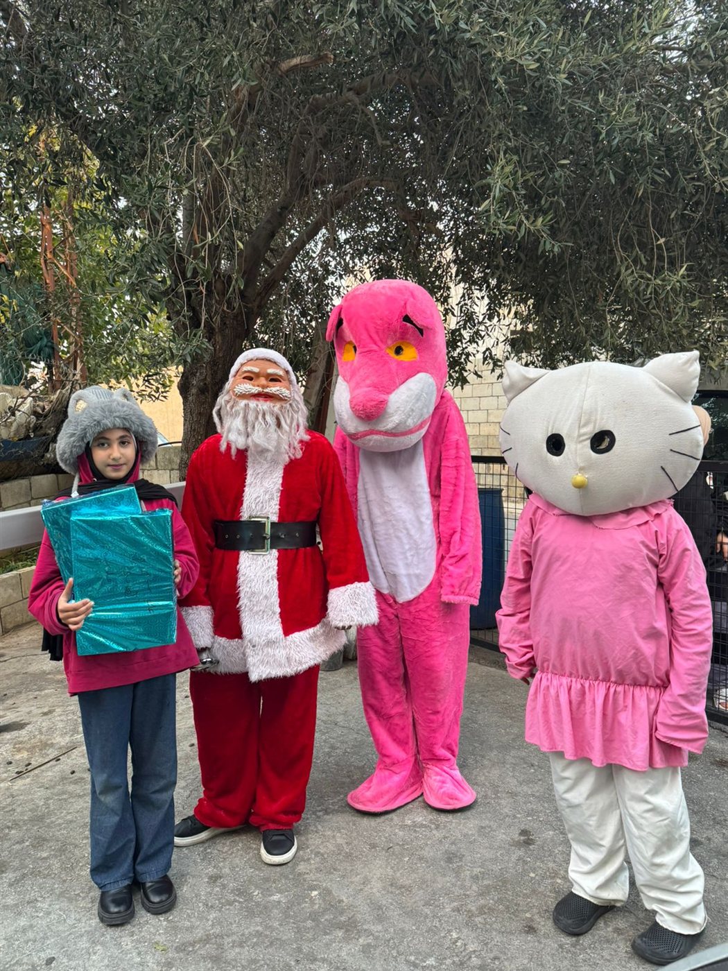 محلات قاسم في طورا تحتفل بعيد الميلاد وتعلن الجهوزية لاستقبال الزبائن ليلة رأس السنة