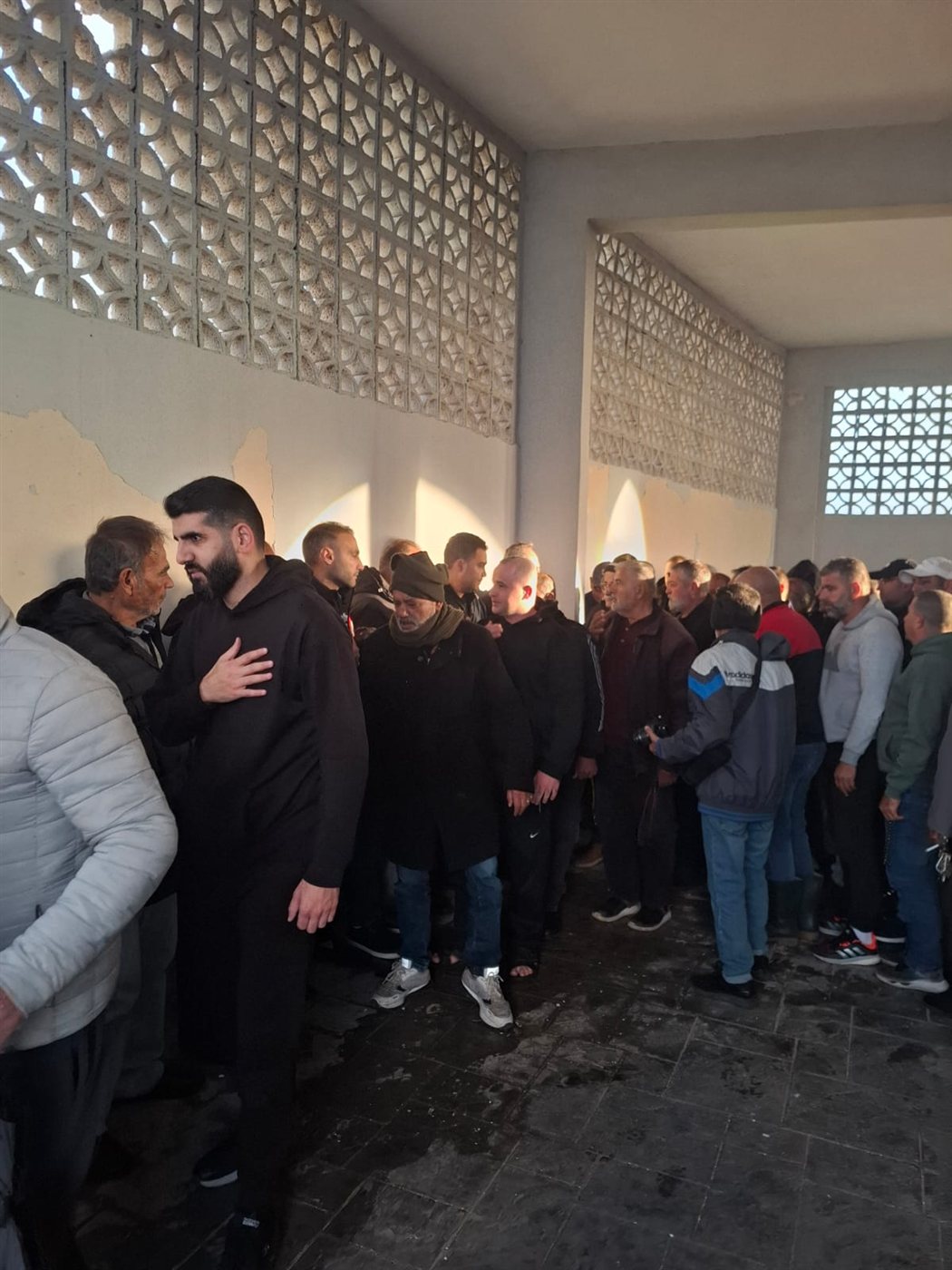 ابو داني الى مثواه الاخير في ثرى صور التي احبها واحبته