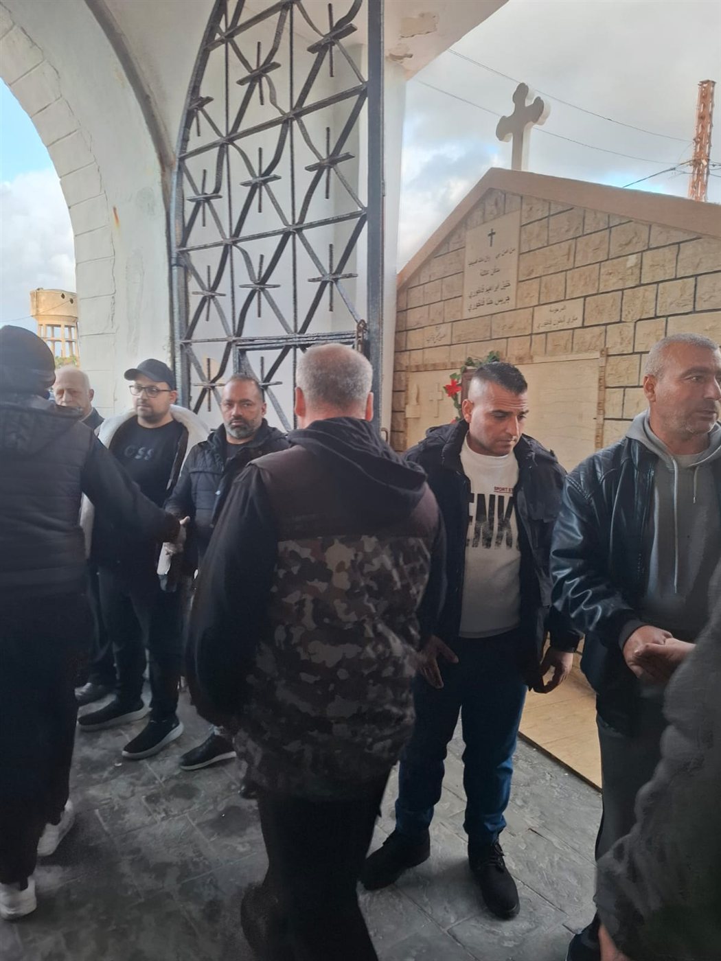 ابو داني الى مثواه الاخير في ثرى صور التي احبها واحبته