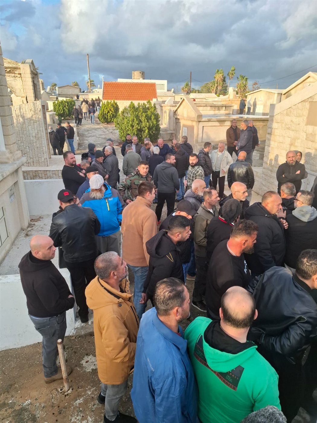 ابو داني الى مثواه الاخير في ثرى صور التي احبها واحبته