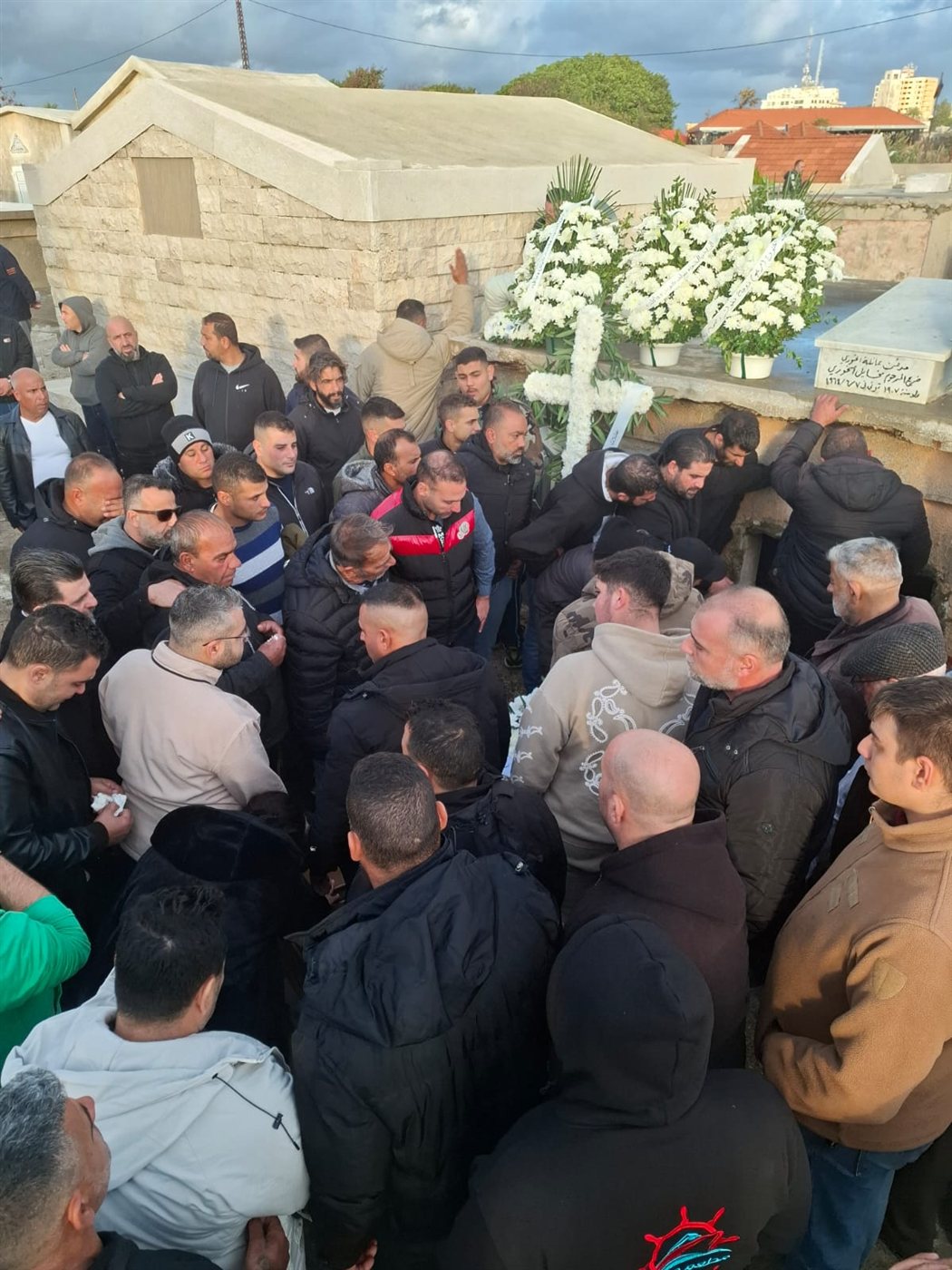 ابو داني الى مثواه الاخير في ثرى صور التي احبها واحبته