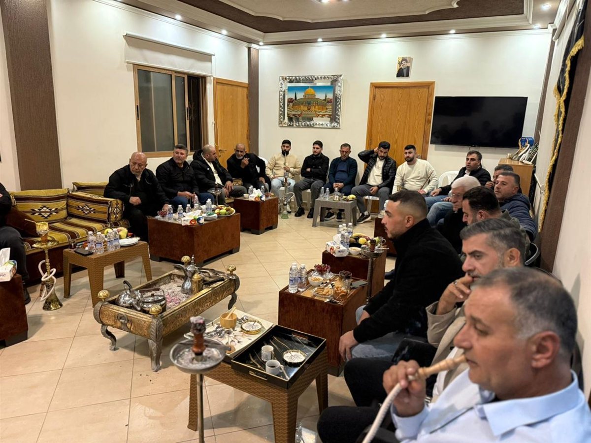 أمسية ثقافية في منزل السيد عبد القادر حردان في حي طيرحرفا - السماعية