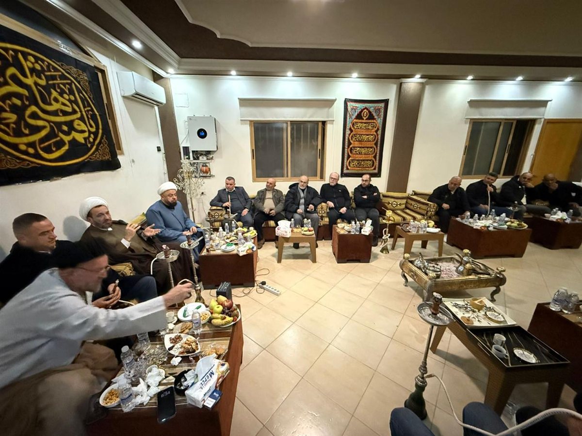 أمسية ثقافية في منزل السيد عبد القادر حردان في حي طيرحرفا - السماعية