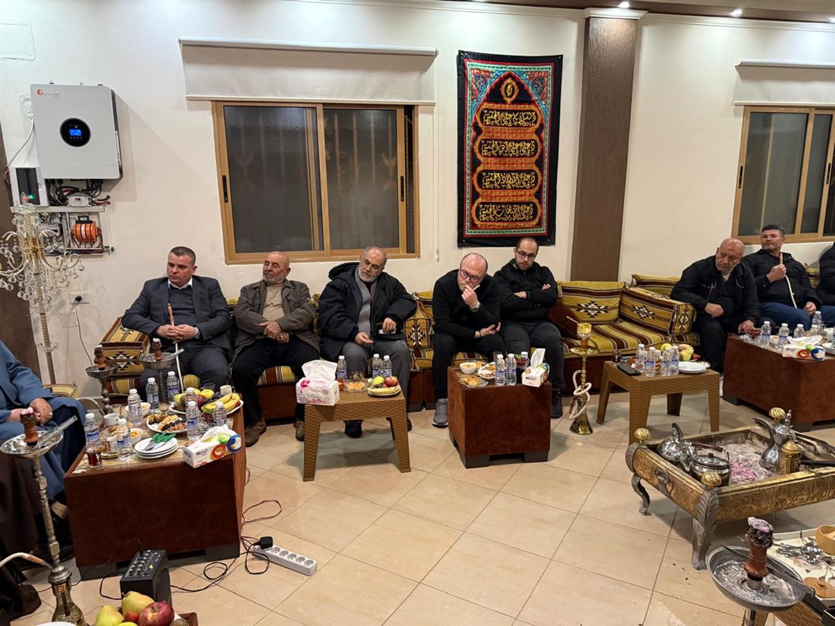 أمسية ثقافية في منزل السيد عبد القادر حردان في حي طيرحرفا - السماعية