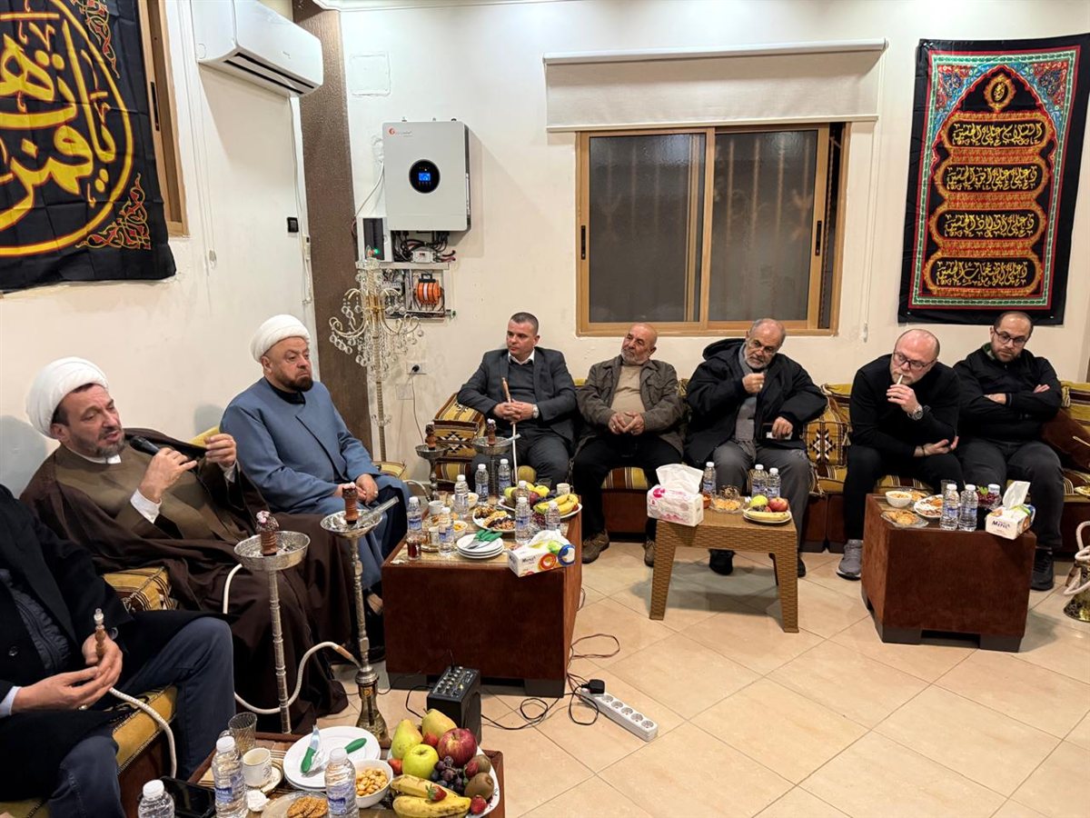 أمسية ثقافية في منزل السيد عبد القادر حردان في حي طيرحرفا - السماعية