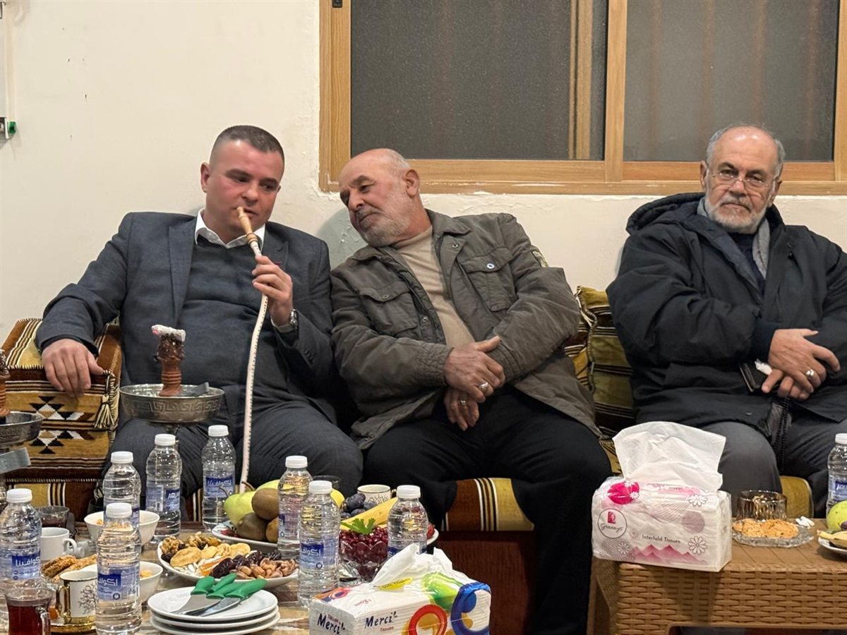 أمسية ثقافية في منزل السيد عبد القادر حردان في حي طيرحرفا - السماعية