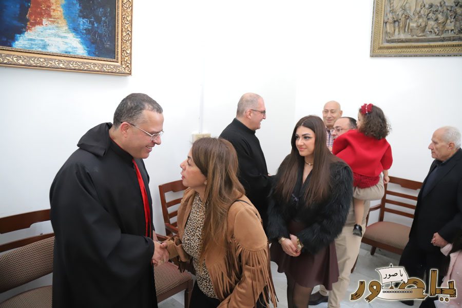 بالصور: قداس الميلاد المجيد في كاتدرائية سيدة البحار المارونية في صور
