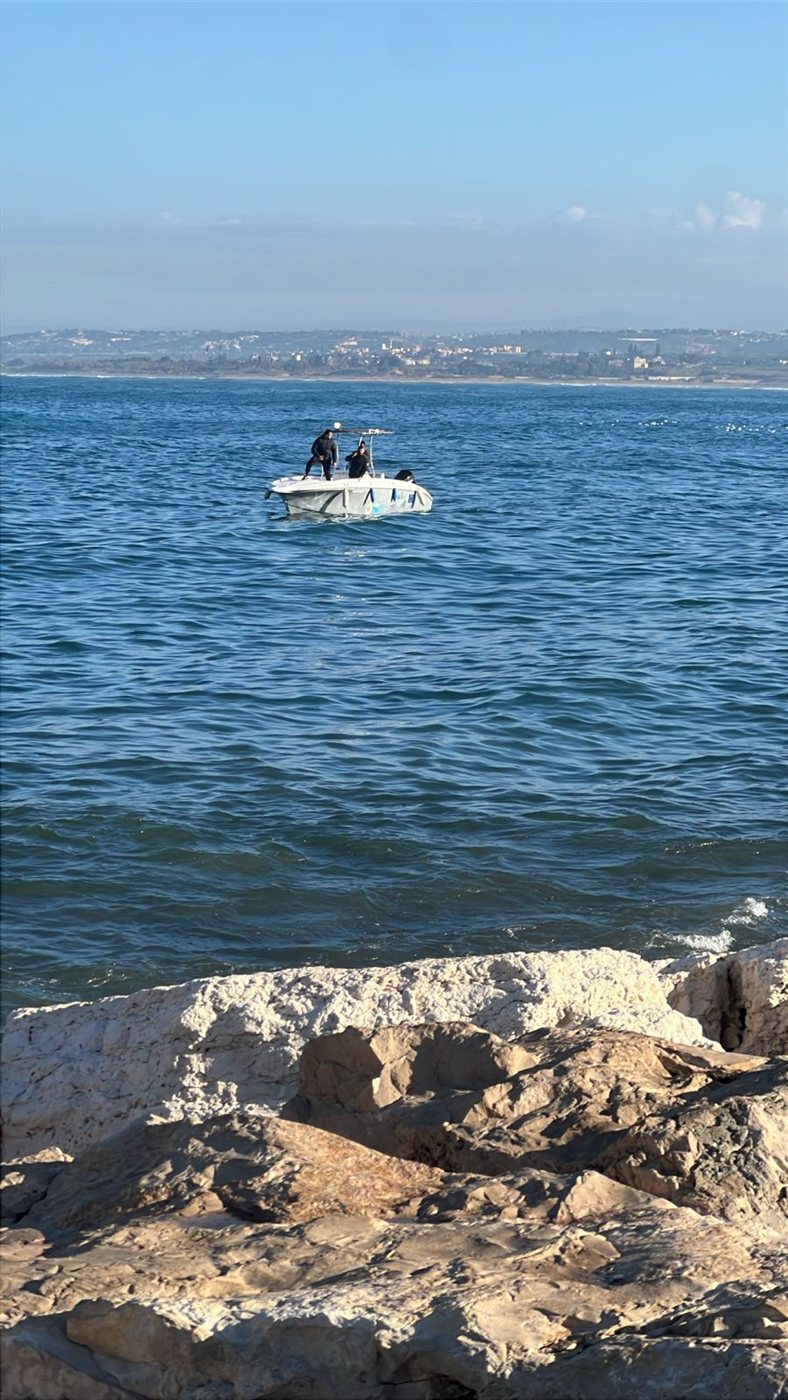 عاجل: الاشتباه بوجود جثة غارقة في بحر صور