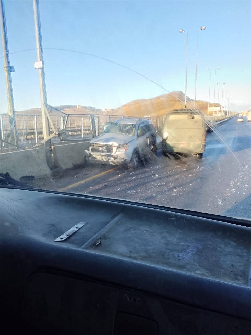 3 حوادث سير على جسر المديرج بسبب الجليد