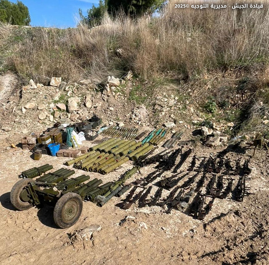 عملية تسلم السلاح في عين الحلوة تشمل أنواعا مختلفة من الأسلحة والذخائر