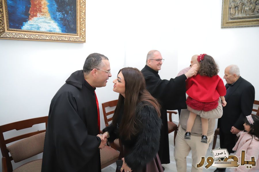 بالصور: قداس الميلاد المجيد في كاتدرائية سيدة البحار المارونية في صور