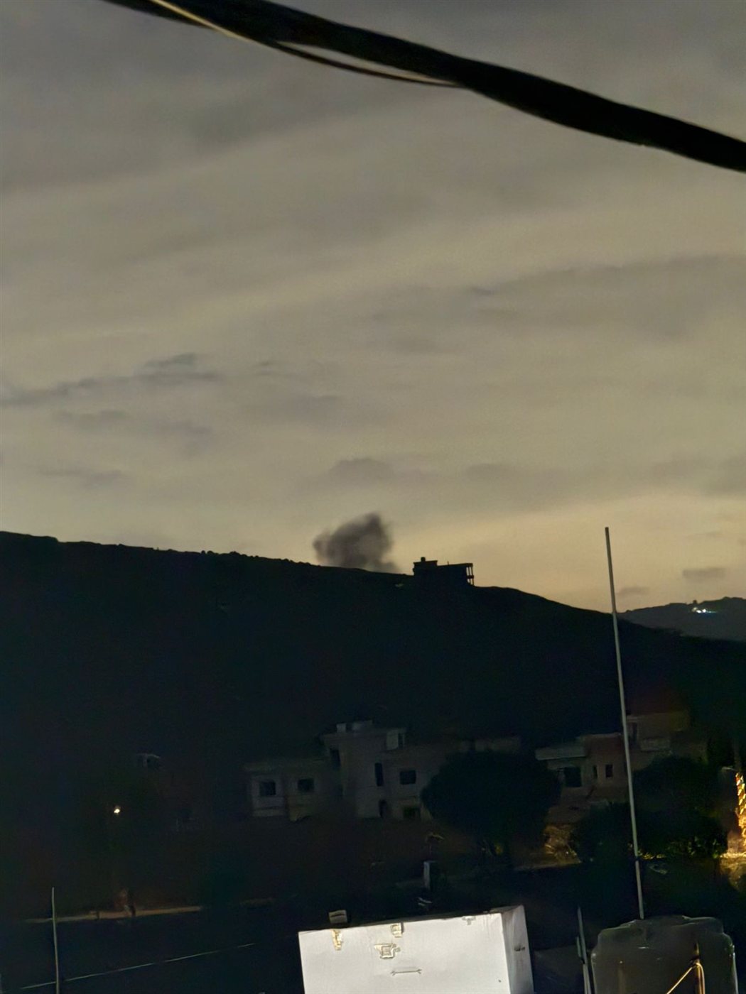 بالصور: قصف مدفعي يستهدف بلدة يارون