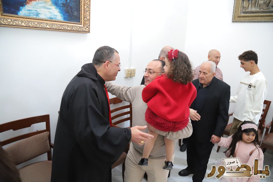 بالصور: قداس الميلاد المجيد في كاتدرائية سيدة البحار المارونية في صور