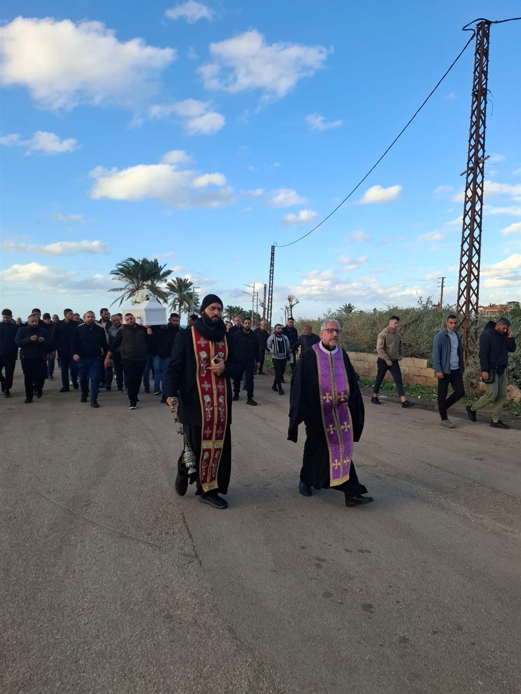 بالصور: تشييع الشاب مخايل الجوني والصلاة لراحة نفسه في صور