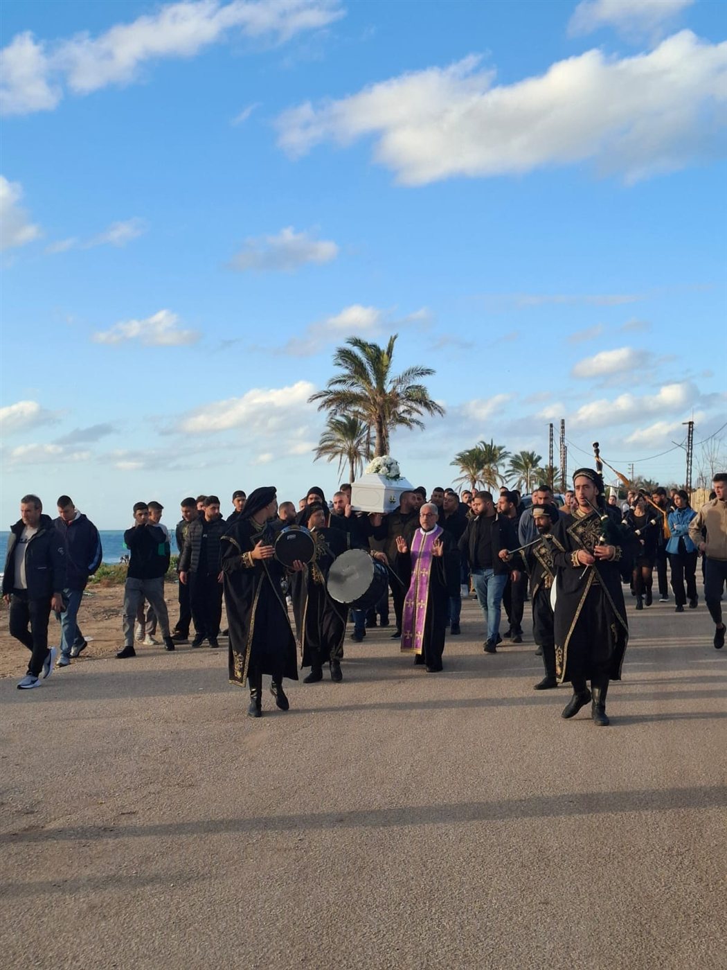 بالصور: تشييع الشاب مخايل الجوني والصلاة لراحة نفسه في صور