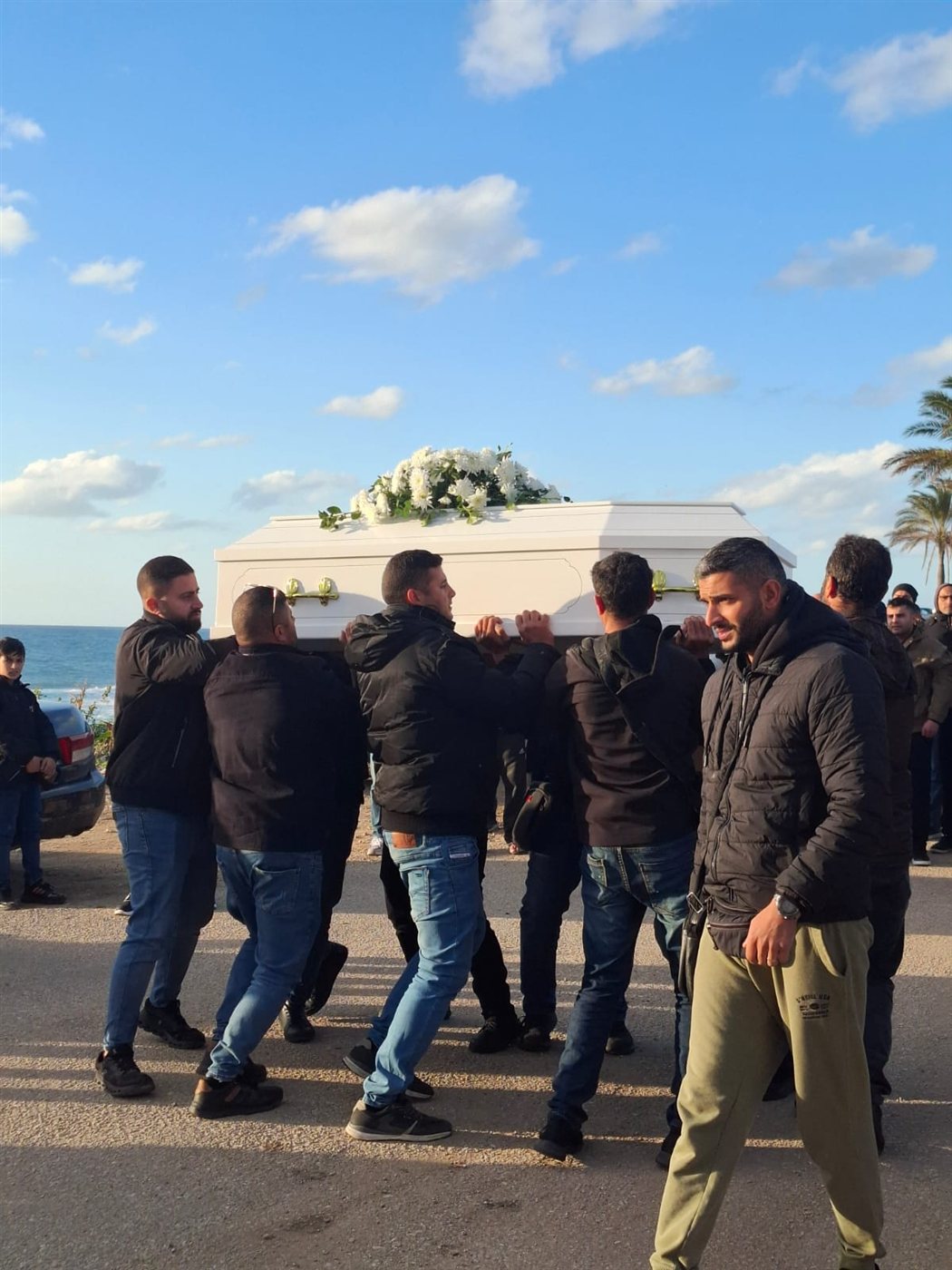 بالصور: تشييع الشاب مخايل الجوني والصلاة لراحة نفسه في صور