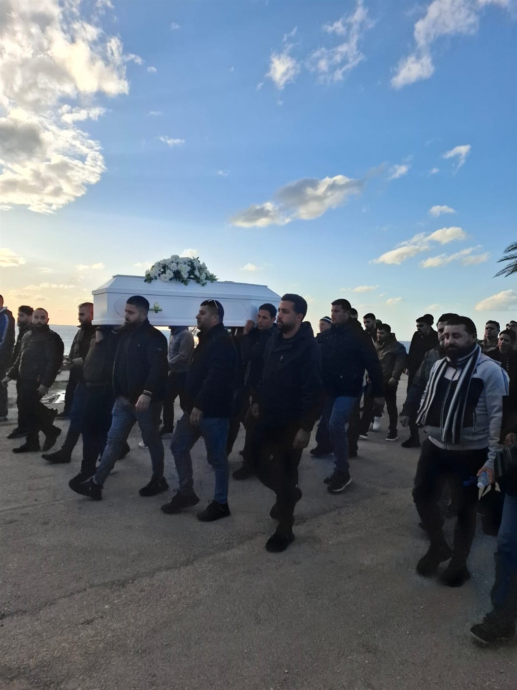 بالصور: تشييع الشاب مخايل الجوني والصلاة لراحة نفسه في صور