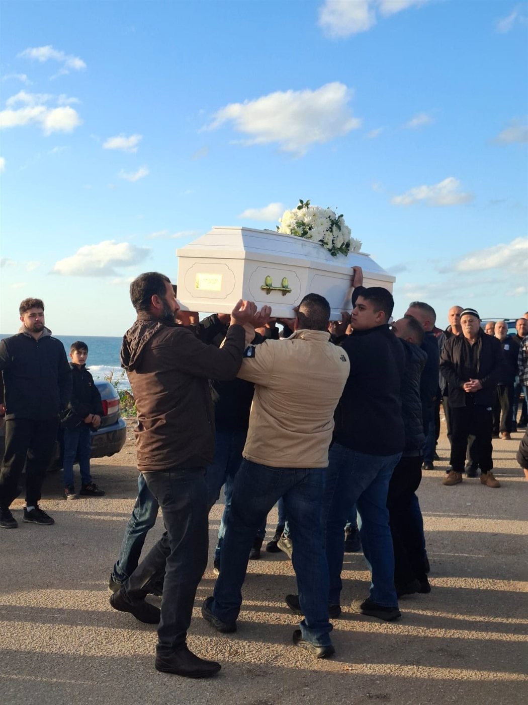 بالصور: تشييع الشاب مخايل الجوني والصلاة لراحة نفسه في صور