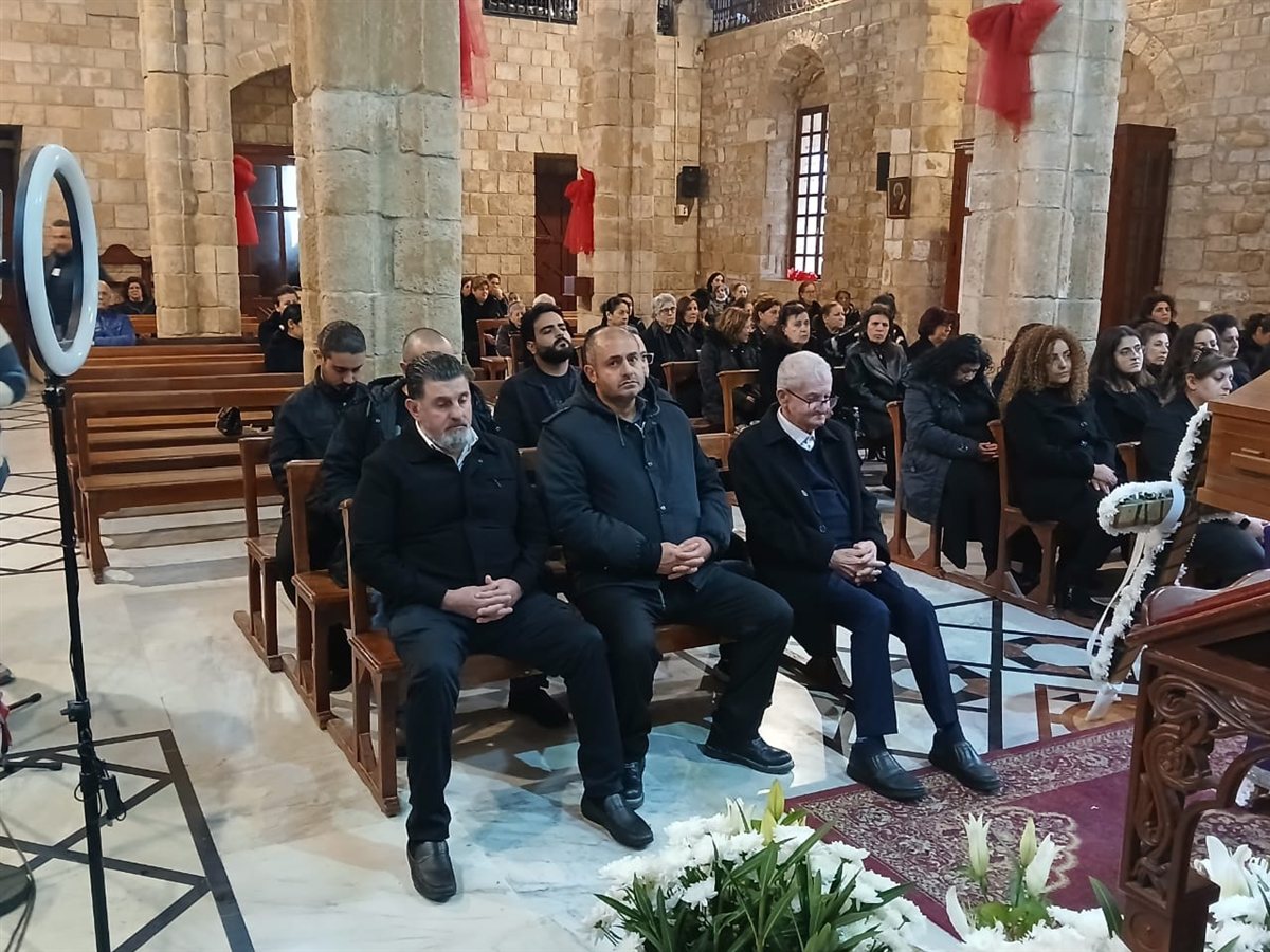 بالصور: تشييع المرحومة السيدة ليلى شماس في مدينة صور