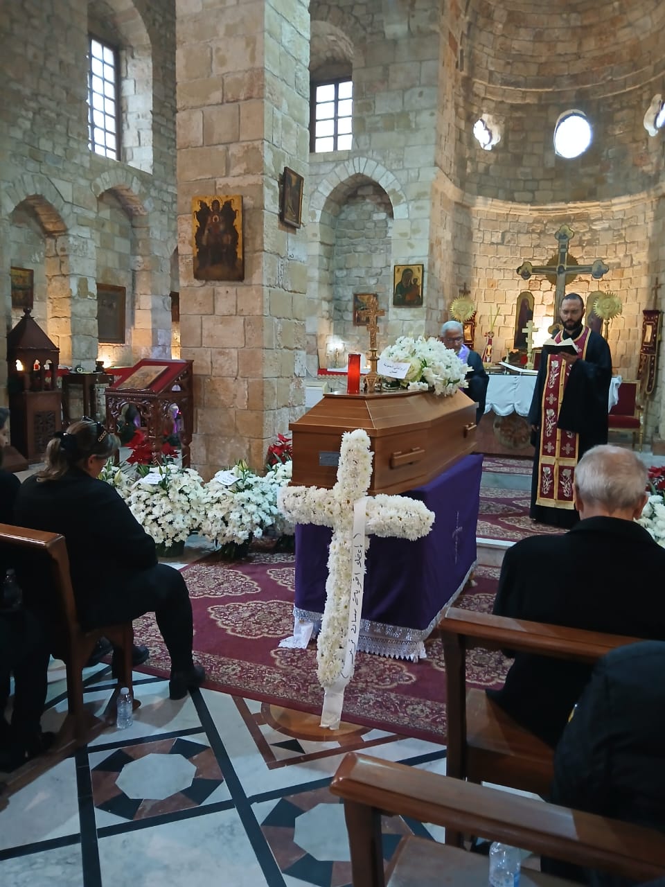 بالصور: تشييع المرحومة السيدة ليلى شماس في مدينة صور