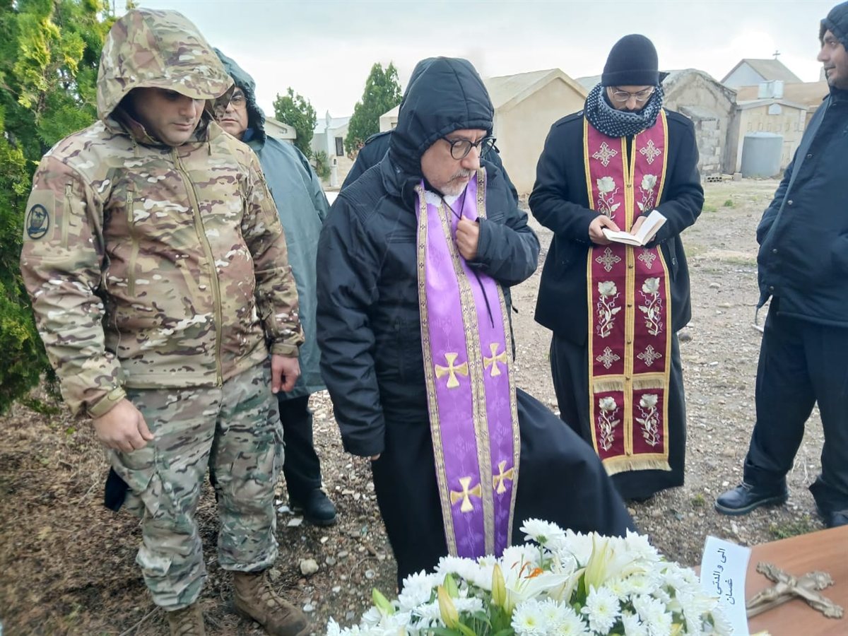 بالصور: تشييع المرحومة السيدة ليلى شماس في مدينة صور